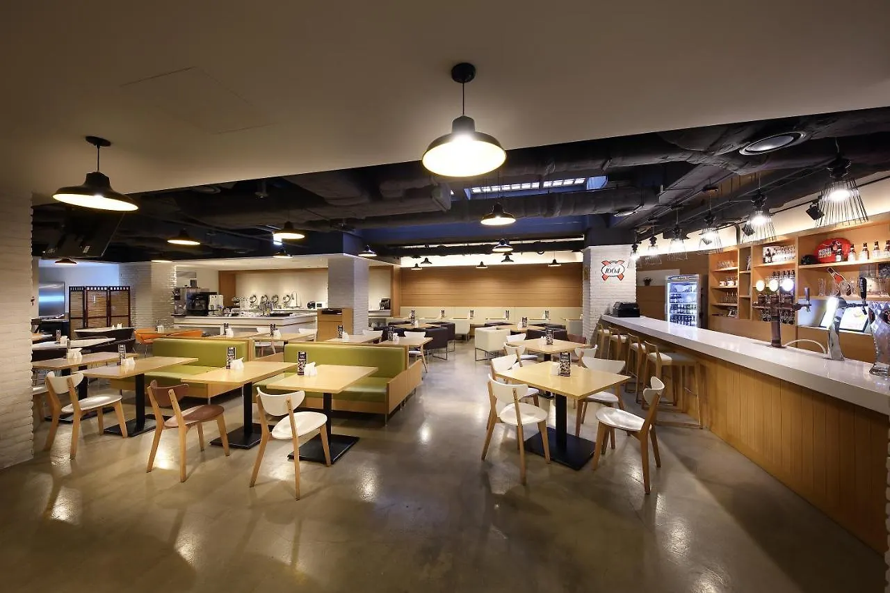 Travelodge Myeongdong Euljiro Seoul 4*,